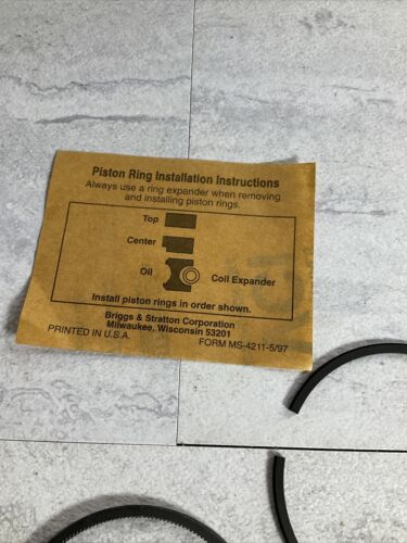 NOS Briggs and Stratton 498680 Standard Ring Set OEM (6922797777079)